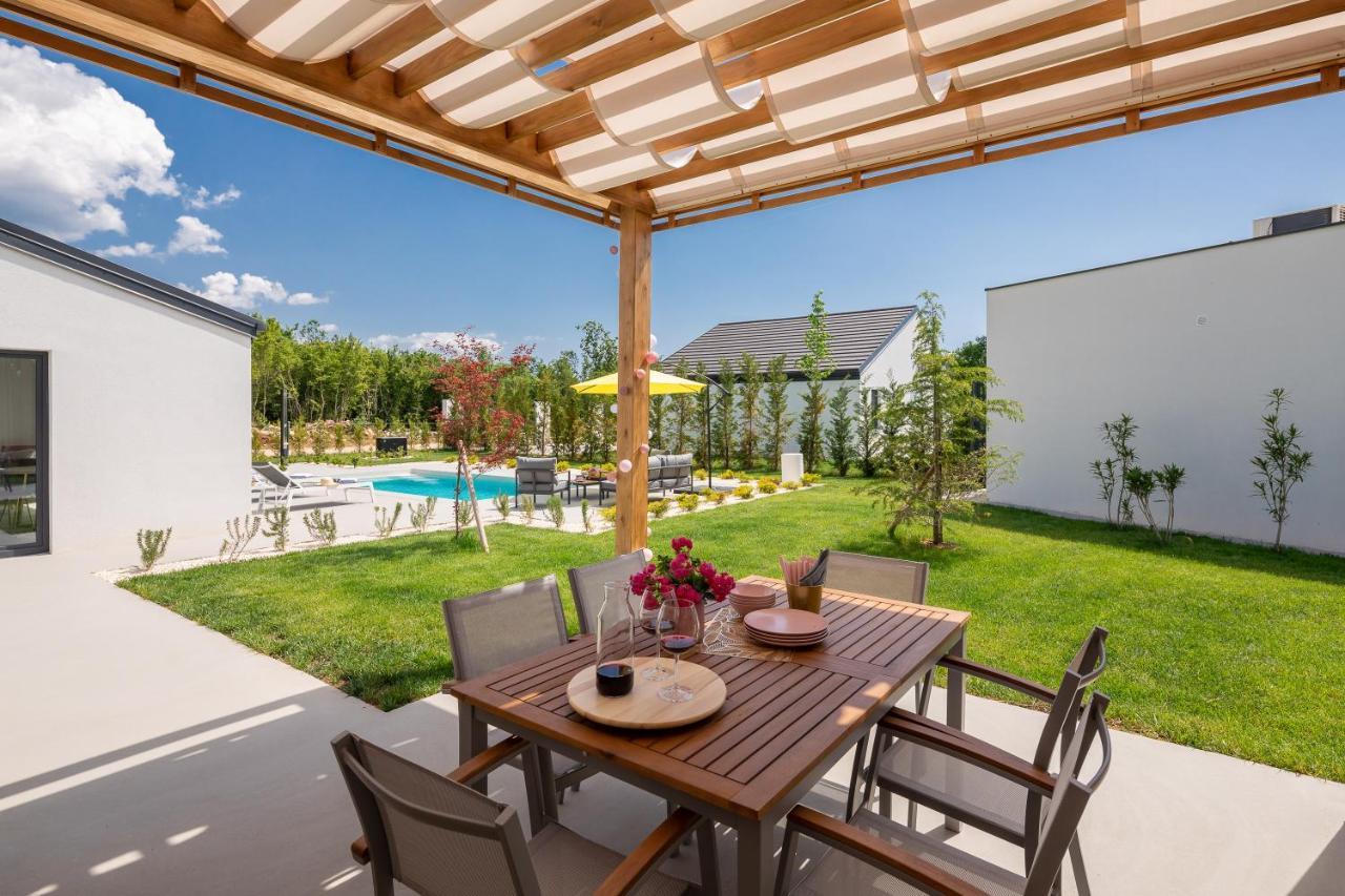 Bandelli Villas Oklaj المظهر الخارجي الصورة