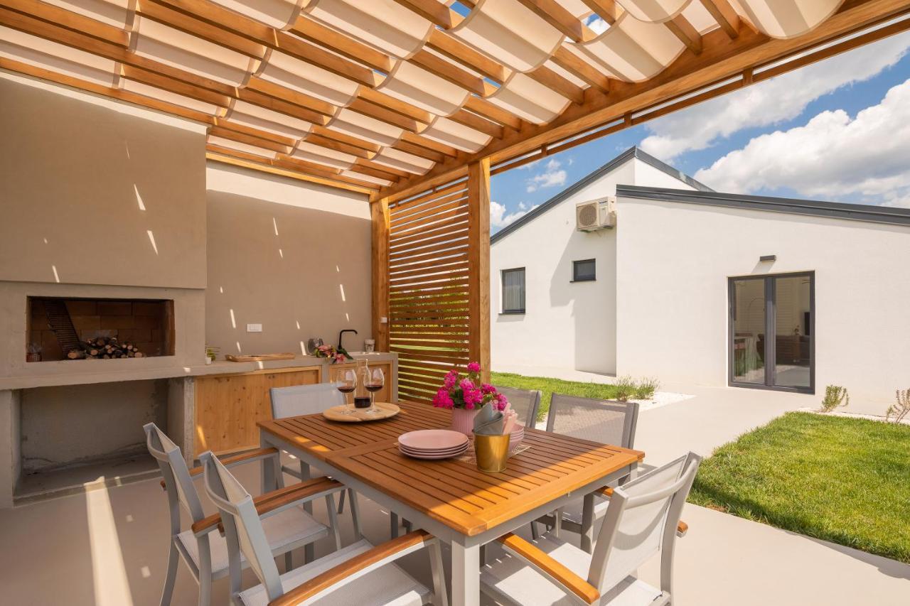 Bandelli Villas Oklaj المظهر الخارجي الصورة